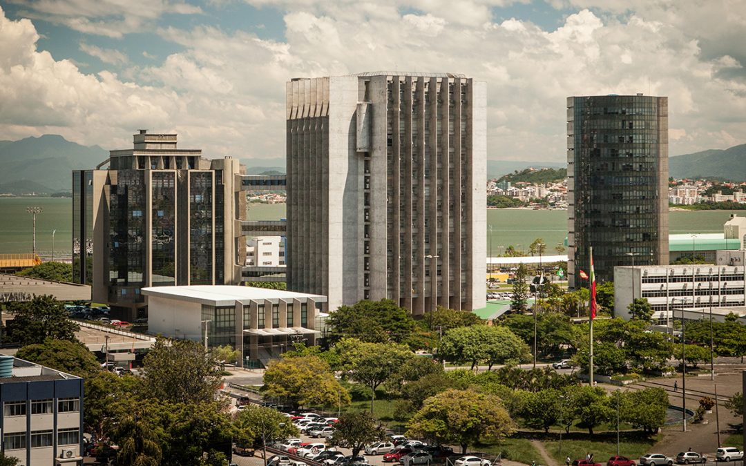 Servidores da 9ª turma conquistam liminar, em nova vitória do Sindalesc