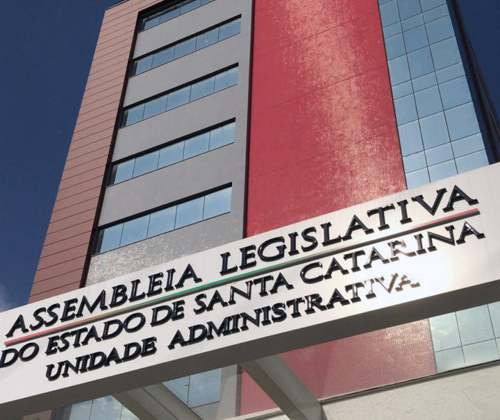 Sindalesc reivindica celeridade em instalação de ar-condicionado e cortinas no novo prédio da Mauro Ramos