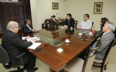 Presidente Julio Garcia recebe entidades de representação dos servidores