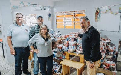 Entrega de alimentos marca o encerramento da Campanha Juntos somos mais fortes.